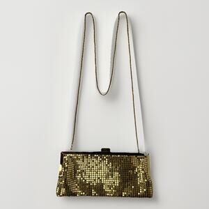 Vintage La Regale Gold Tone Metal Mesh Snap Close Evening Purse Clutch 80s